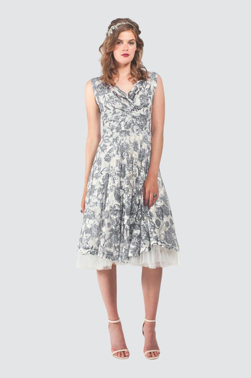 Cocktail Dress with Scalloped V-Neck – Olvi's Lace