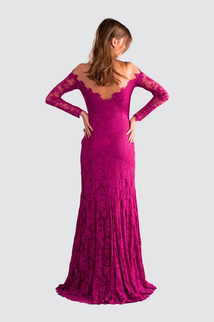 Robe en dentelle à épaules dénudées