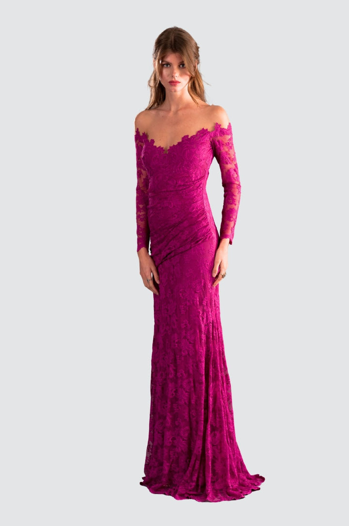 Robe en dentelle à épaules dénudées