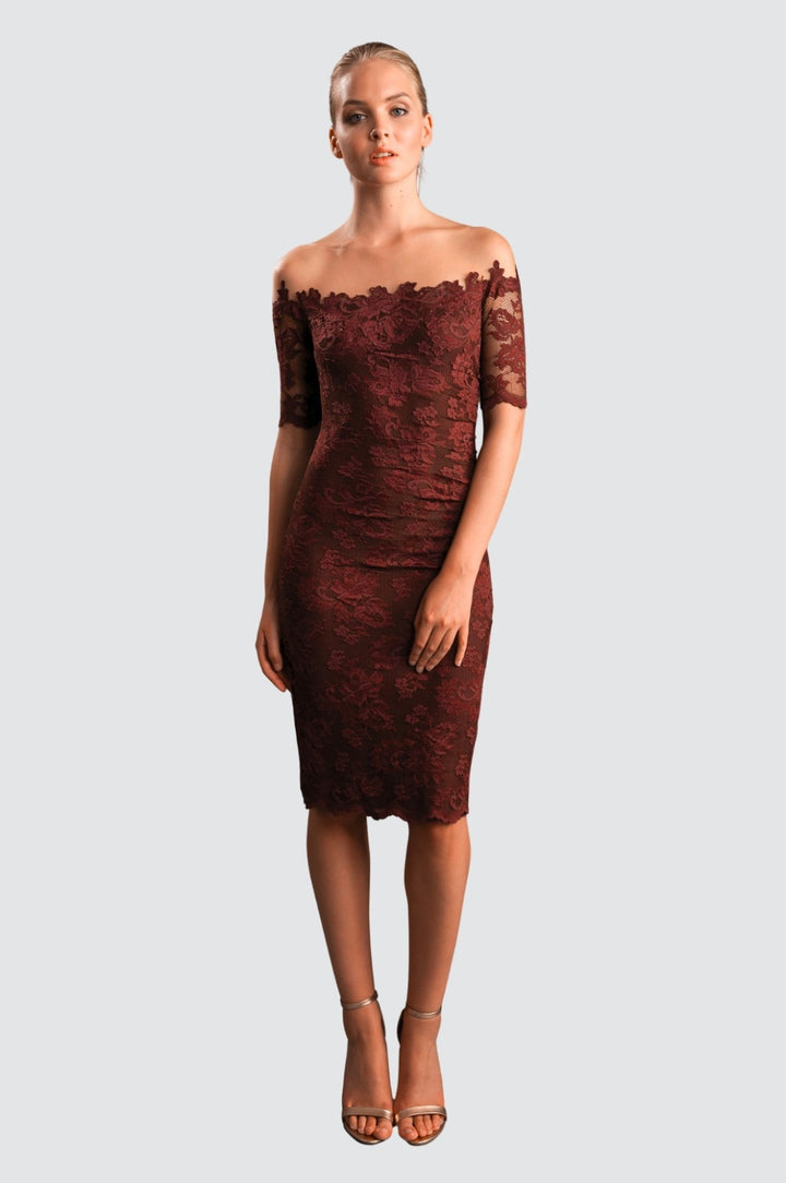 Off-Shoulder-Spitzenkleid mit Illusionstüll