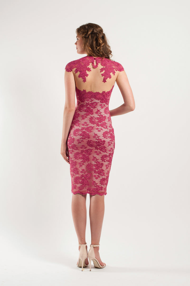 Robe mi-longue en dentelle