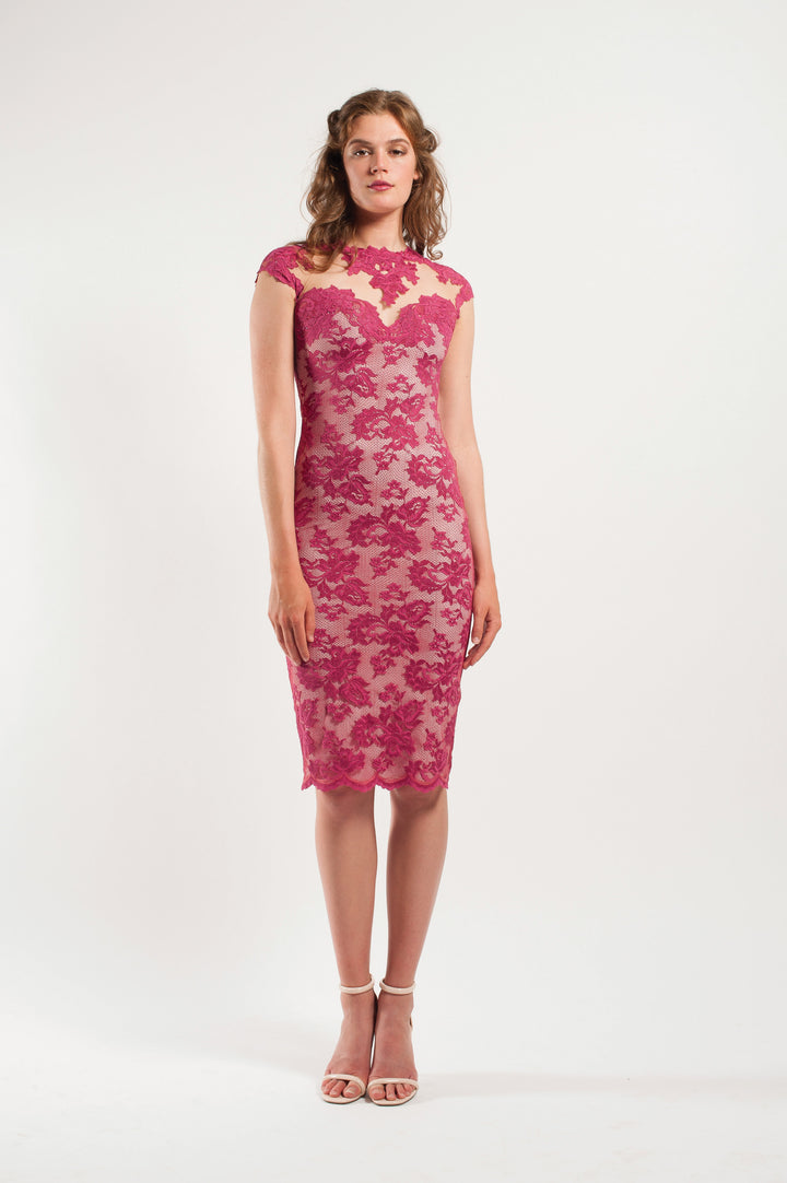 Robe mi-longue en dentelle