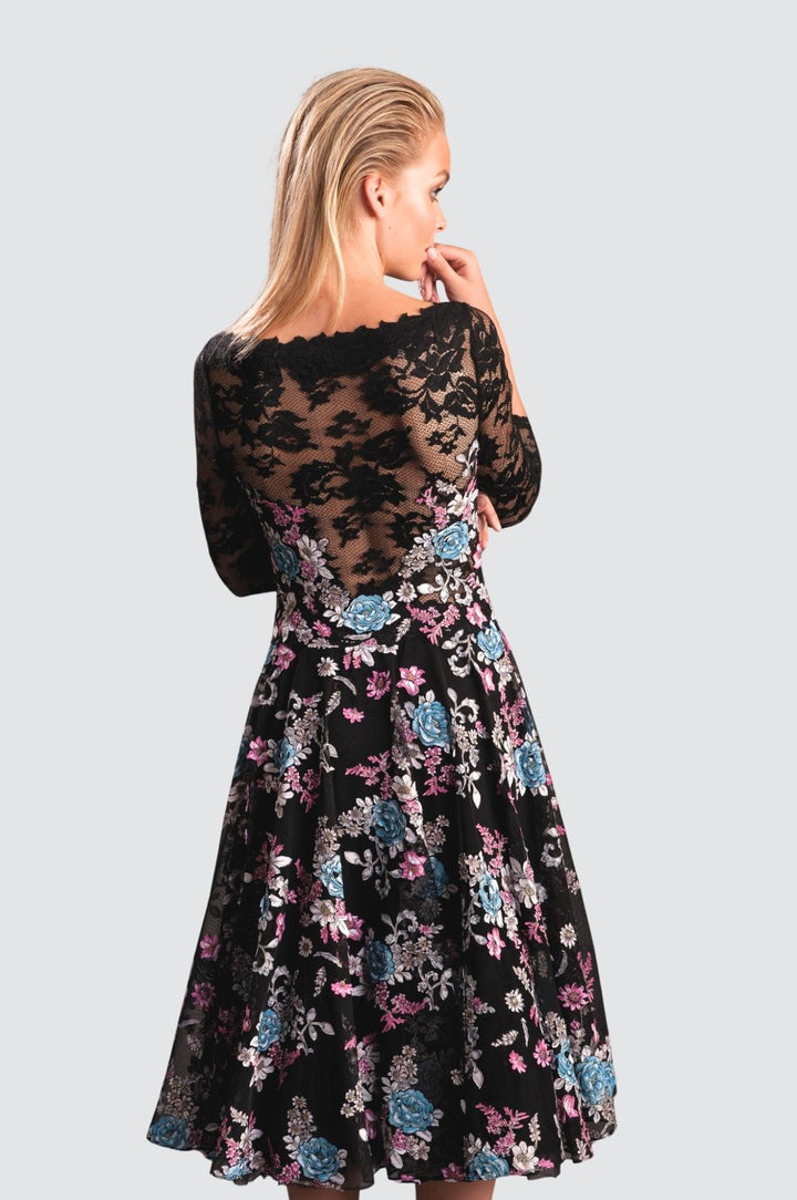 Schwarzes Spitzenkleid mit Blumenmuster