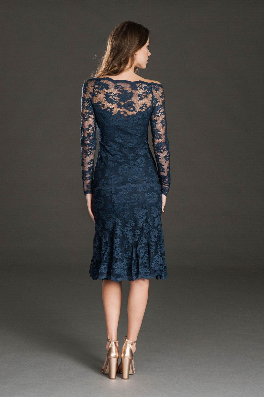 Spitzentop mit offener Vorderseite