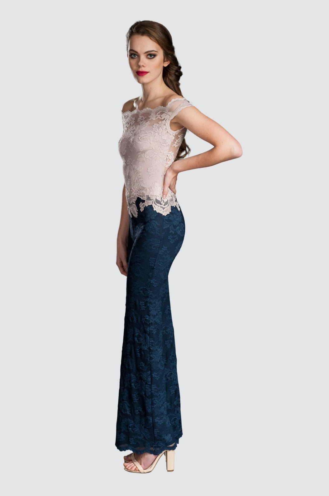 One-Shoulder-Cocktailkleid aus Spitze und Fransen