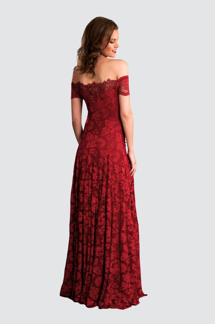 Robe longue ajustée et évasée à paillettes dans le dos