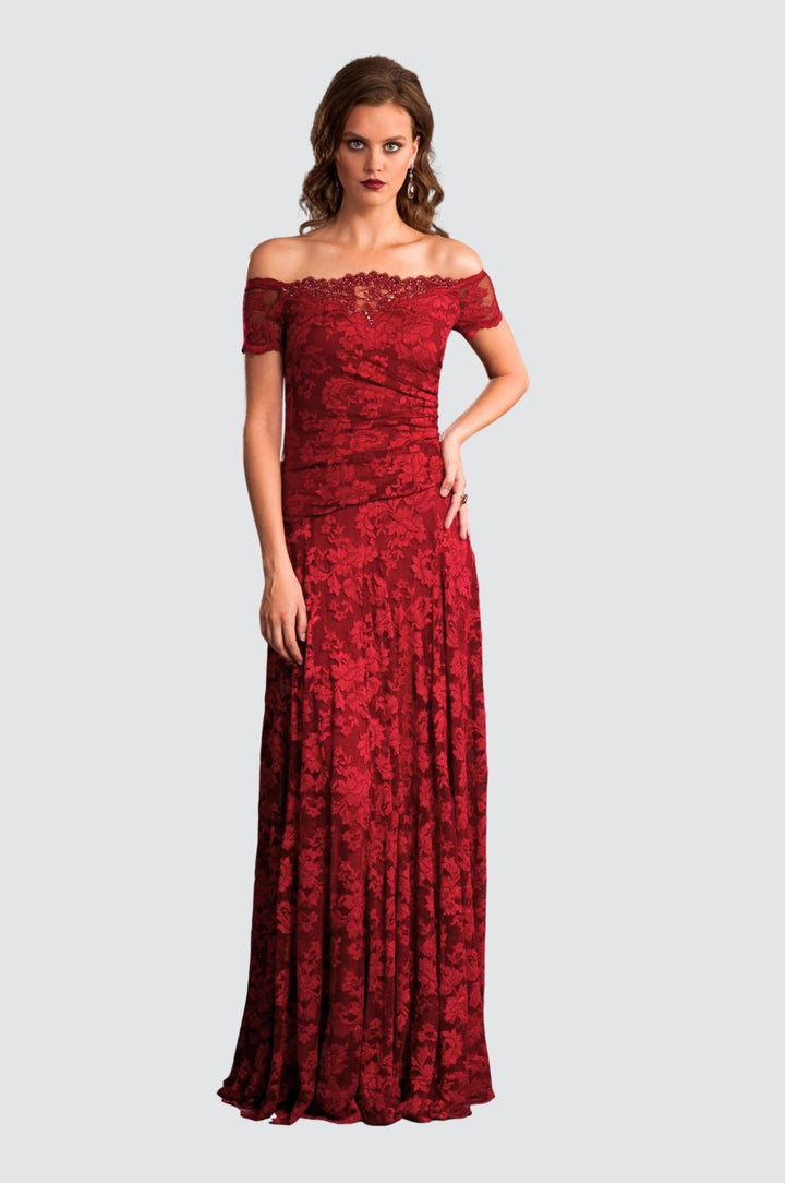 Robe longue ajustée et évasée à paillettes dans le dos