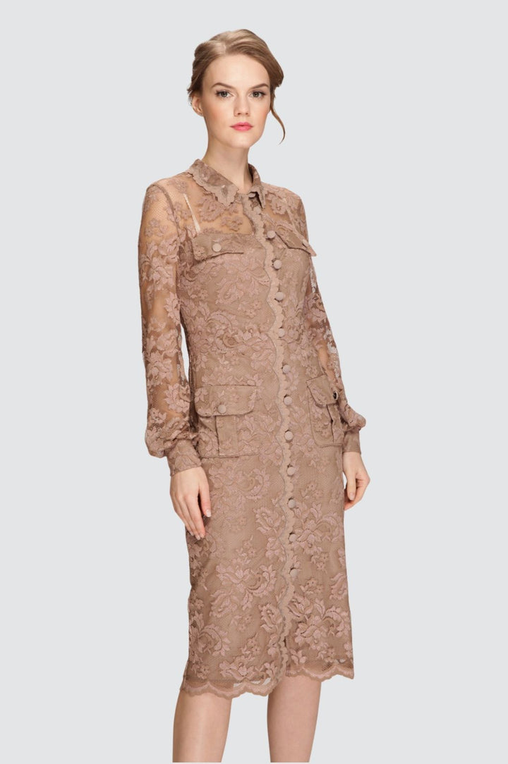 Robe à boutons festonnés