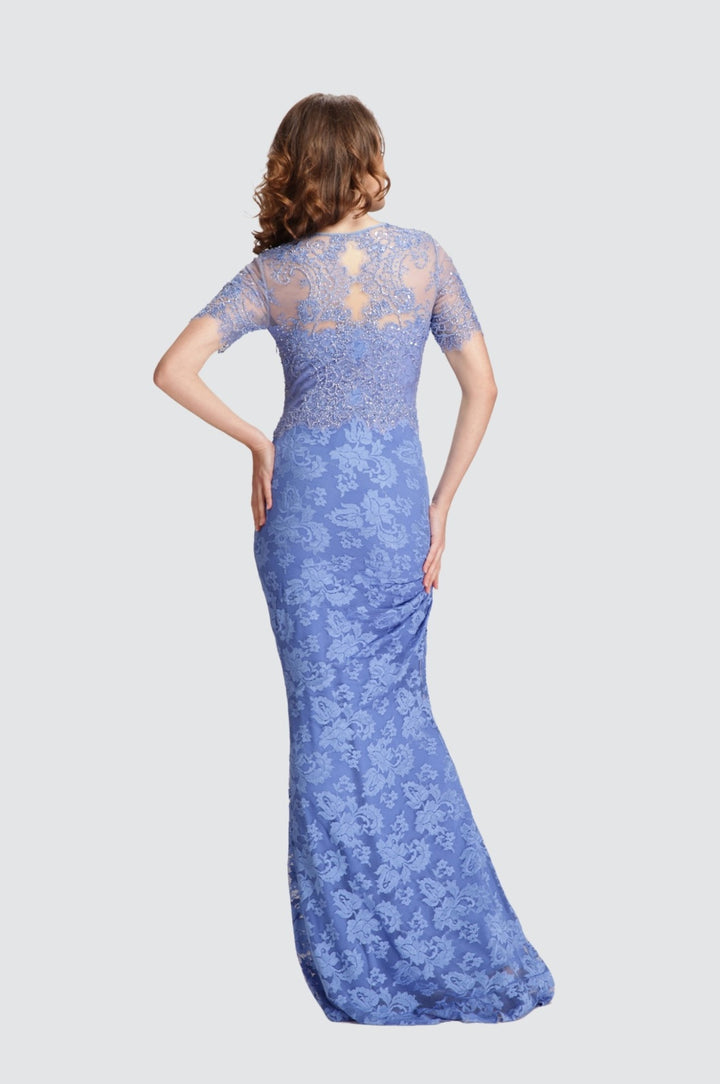 Wickelkleid mit gerüschtem Herzausschnitt