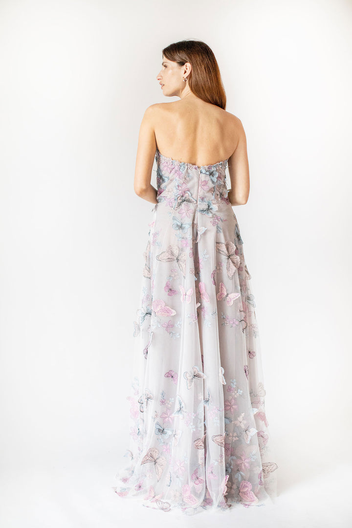 Märchenhaftes trägerloses Kleid