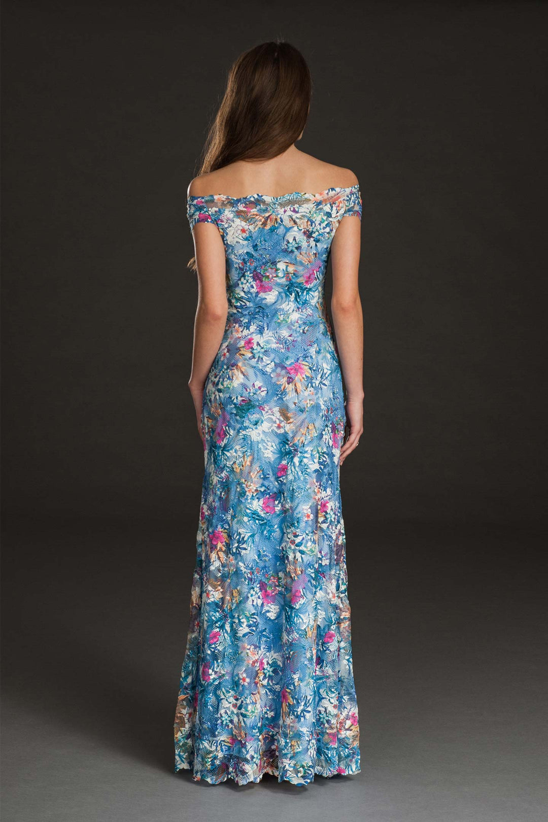 Robe longue classique à épaules dénudées