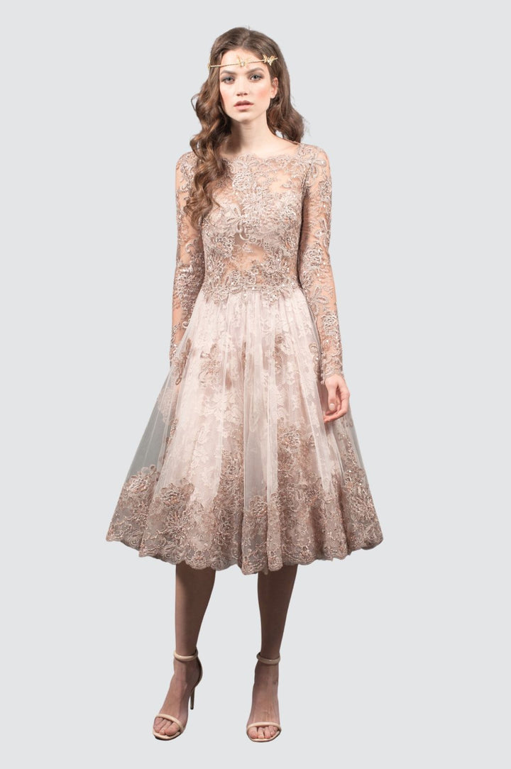 Robe en dentelle à l'eau de rose