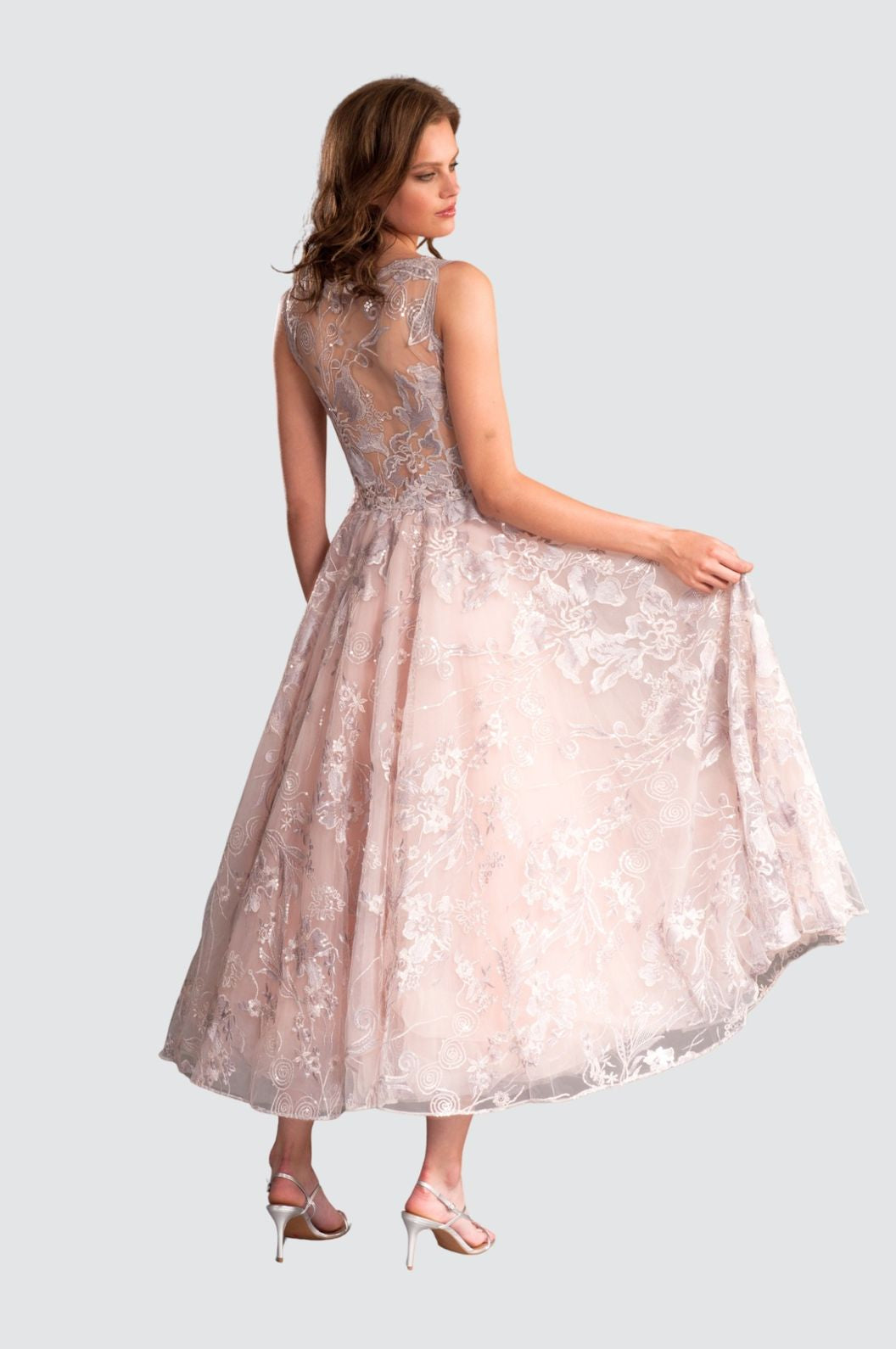 Robe mi-longue romantique à coupe trapèze