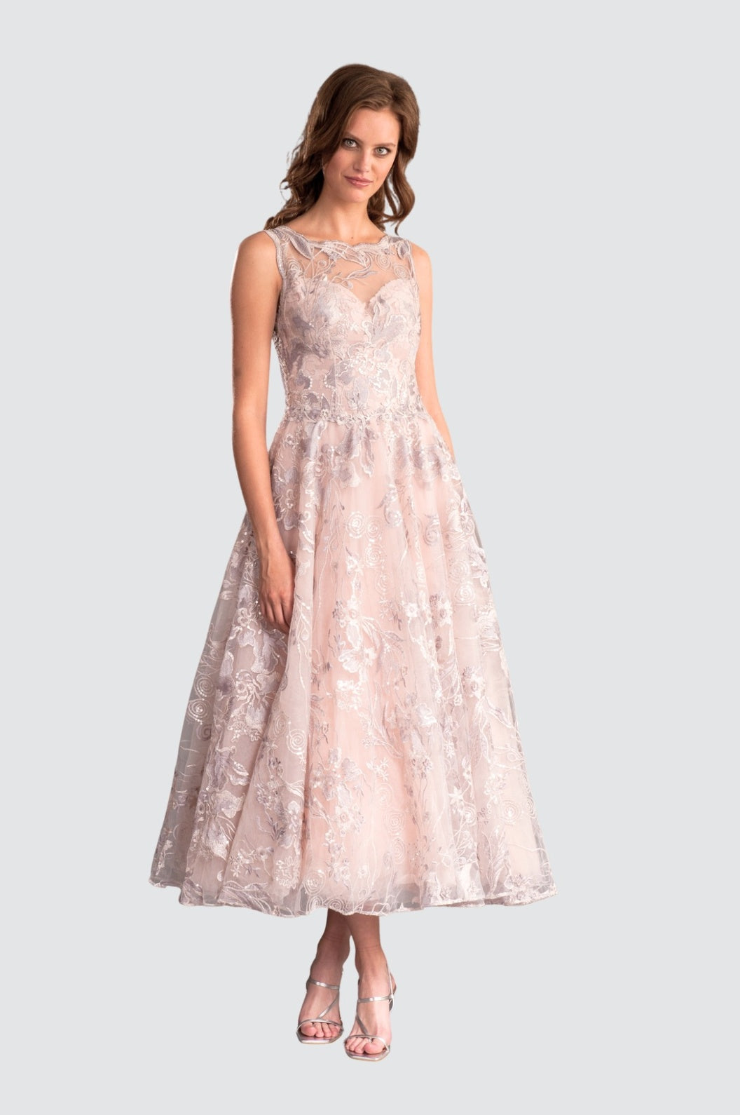 Robe mi-longue romantique à coupe trapèze