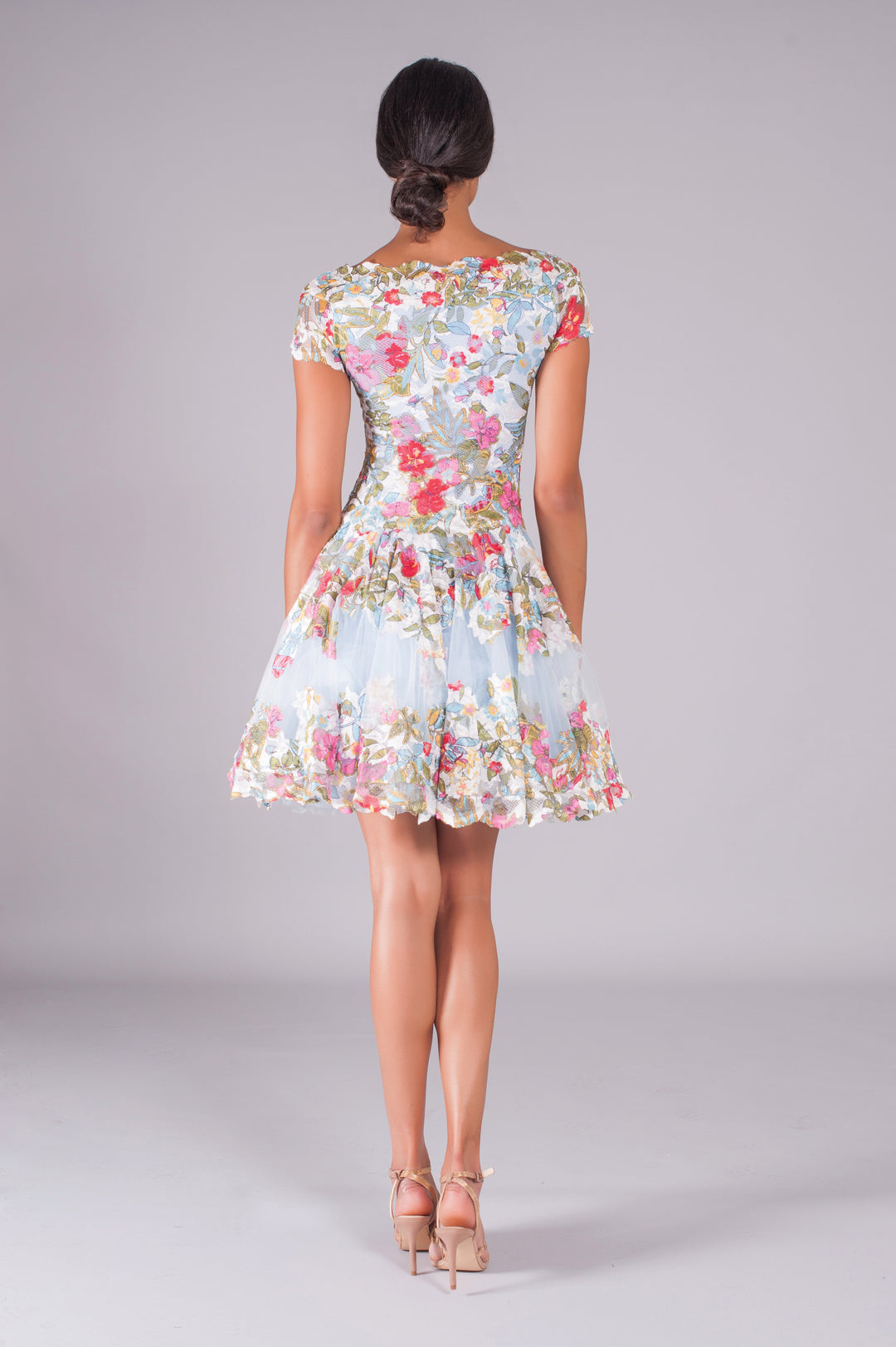 Robe patineuse en dentelle florale