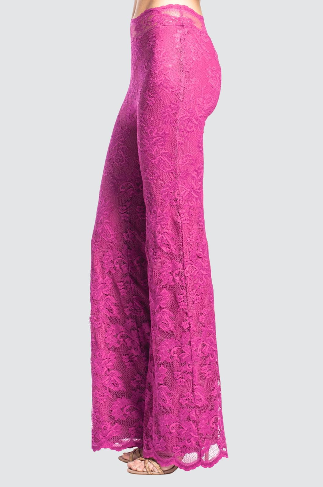 Pantalon évasé en dentelle