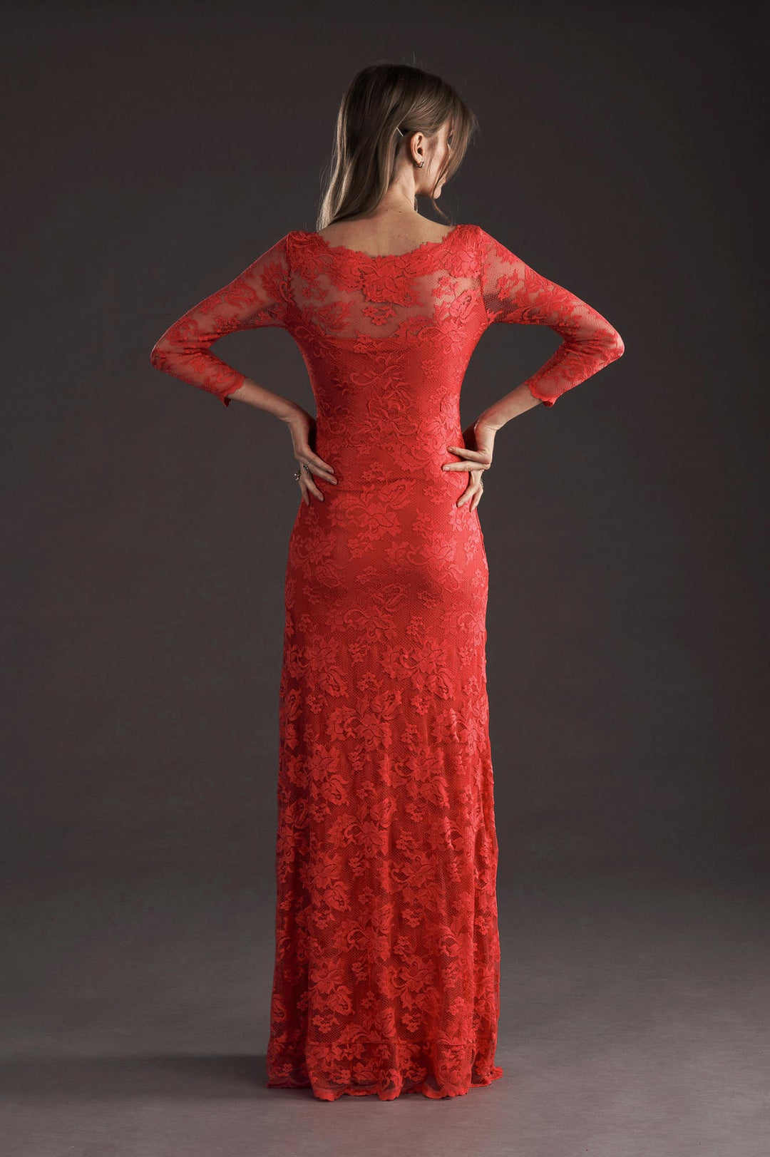 Langes Kleid mit SW-Kristallen