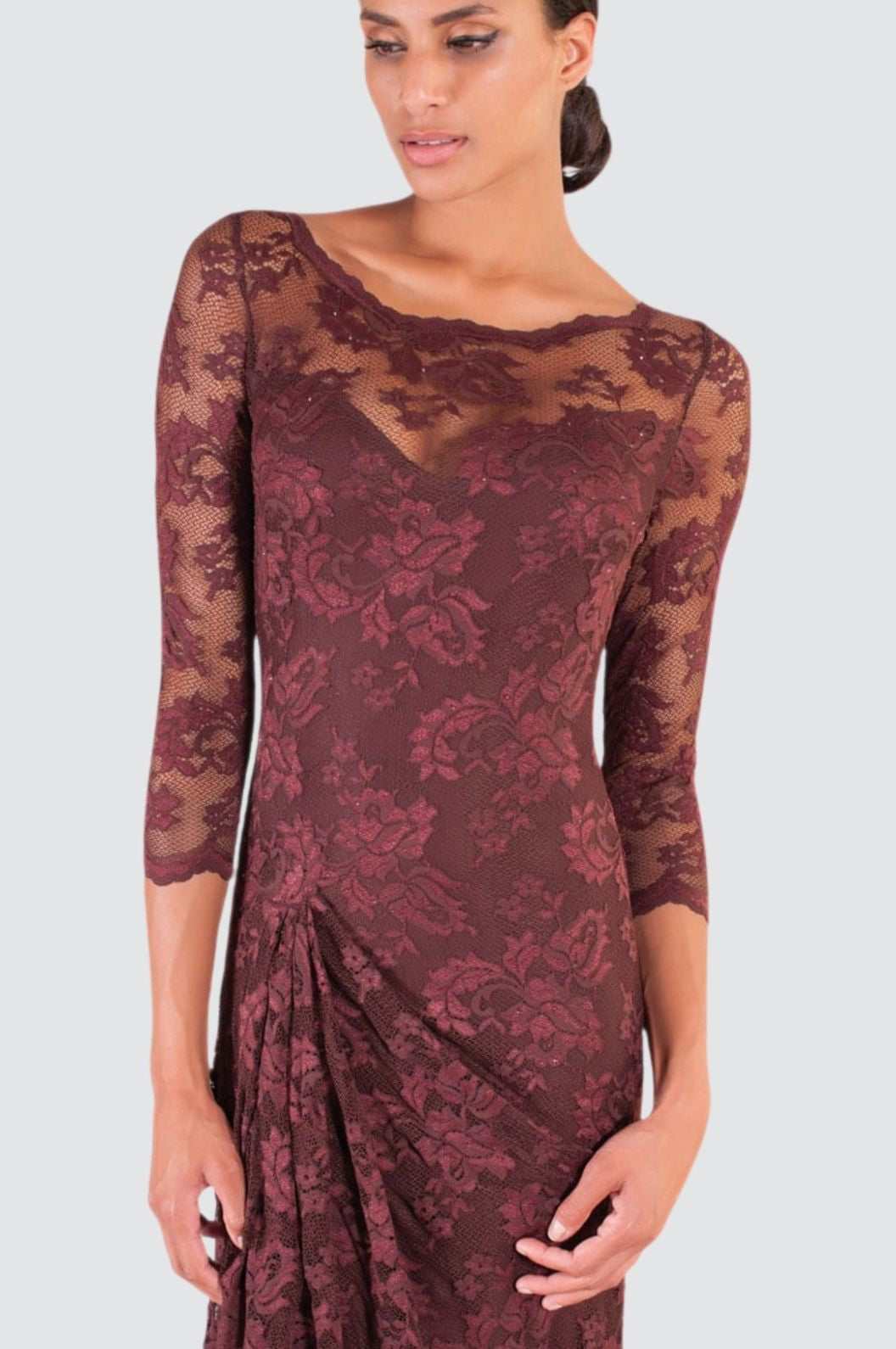 Spitzenkleid mit Dreiviertelärmeln