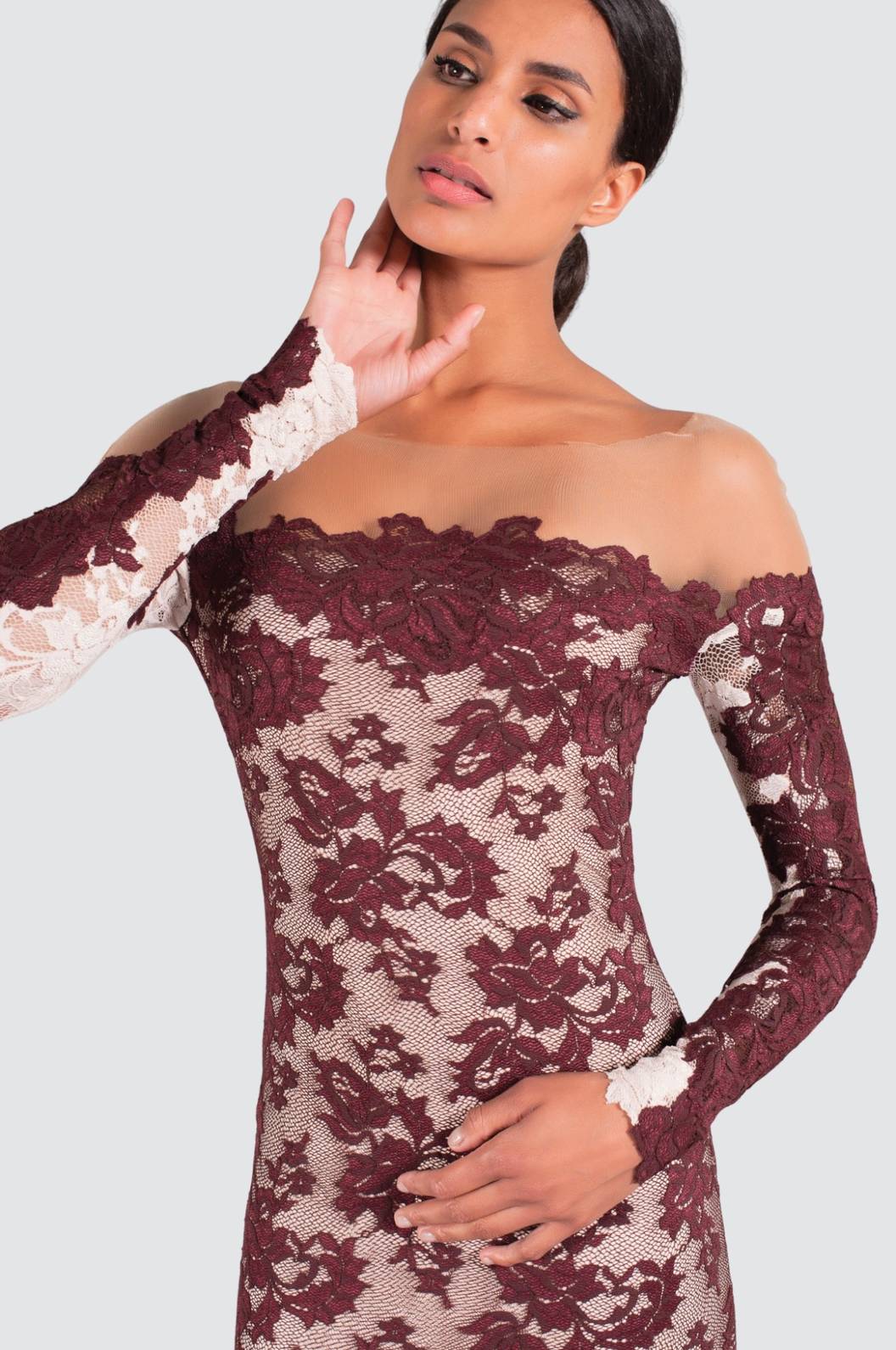 Robe sirène éthérée à épaules dénudées avec tulle illusion