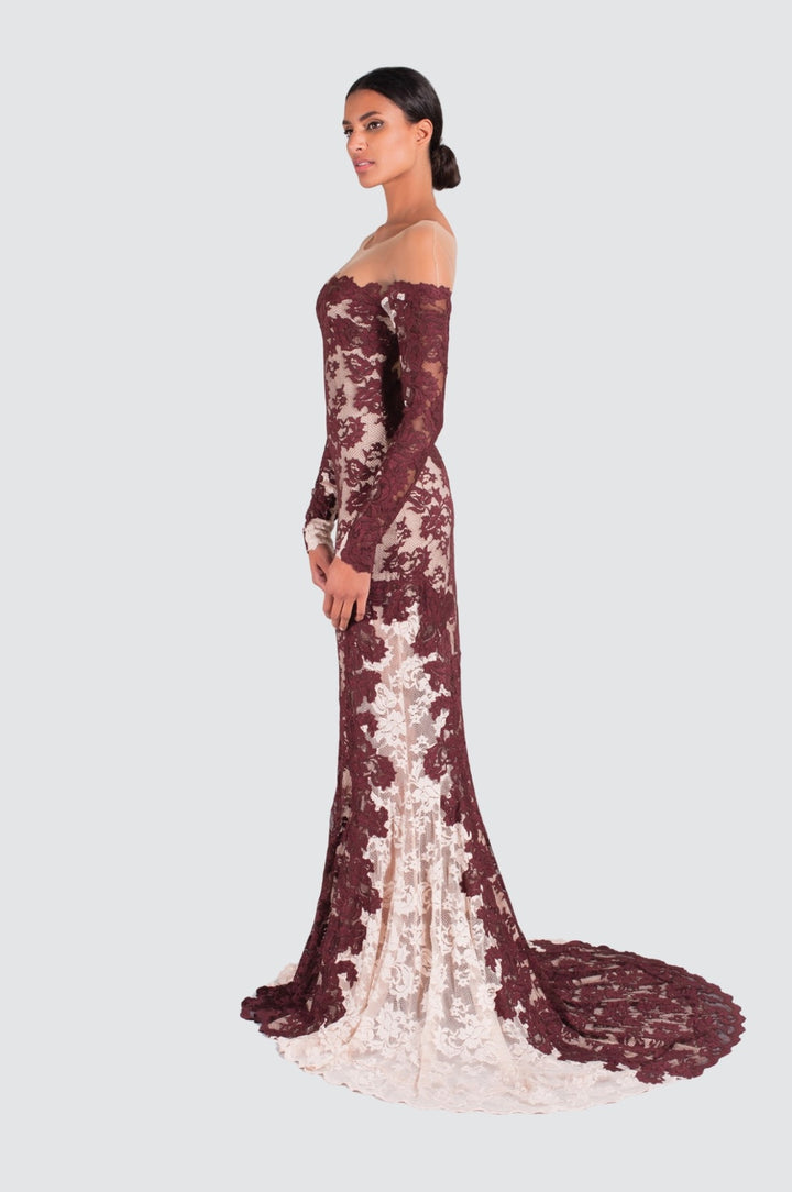 Robe sirène éthérée à épaules dénudées avec tulle illusion
