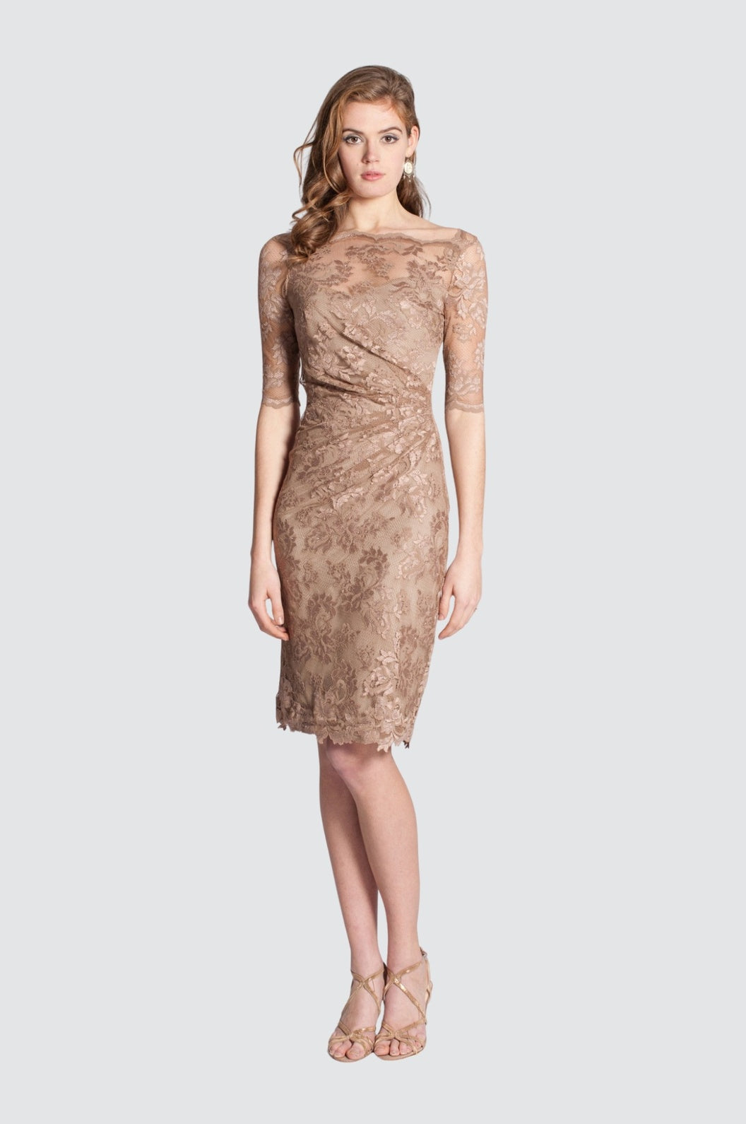 Cocktailkleid aus Spitze mit Swarovski-Kristallen