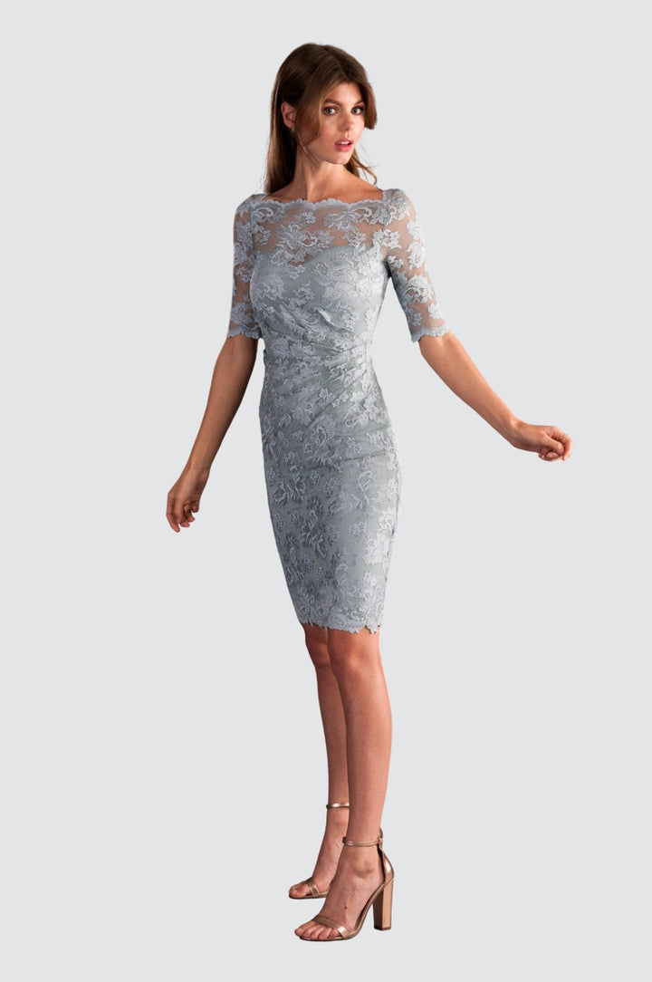 Cocktailkleid aus Spitze mit Swarovski-Kristallen