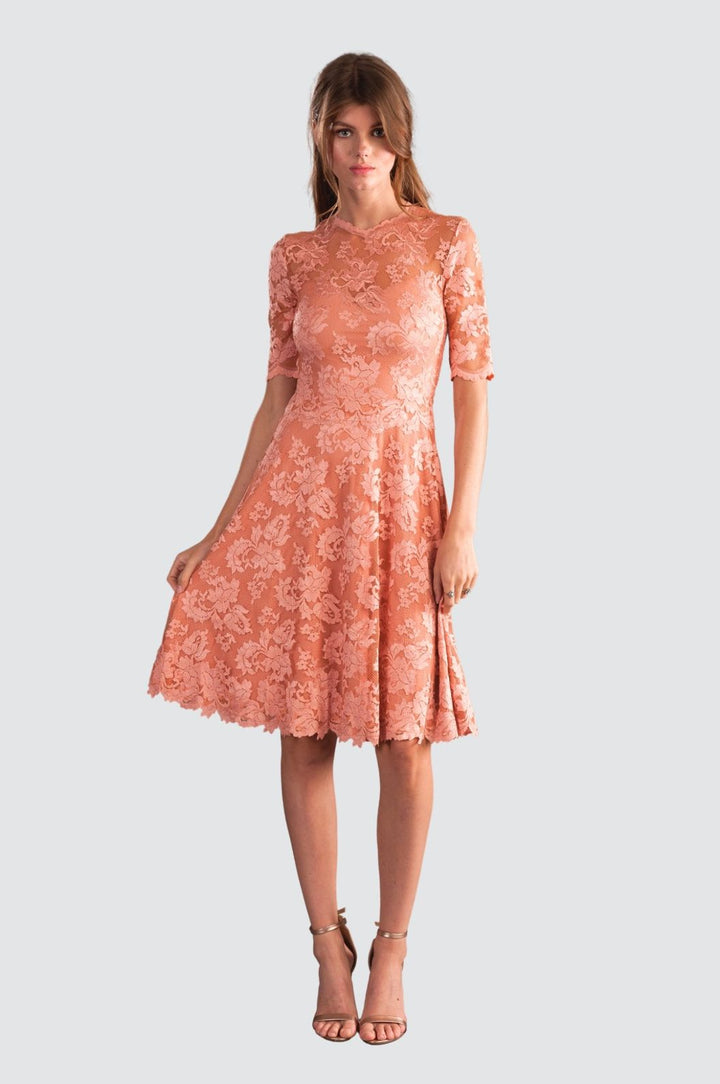 Kurzärmliges Spitzenkleid