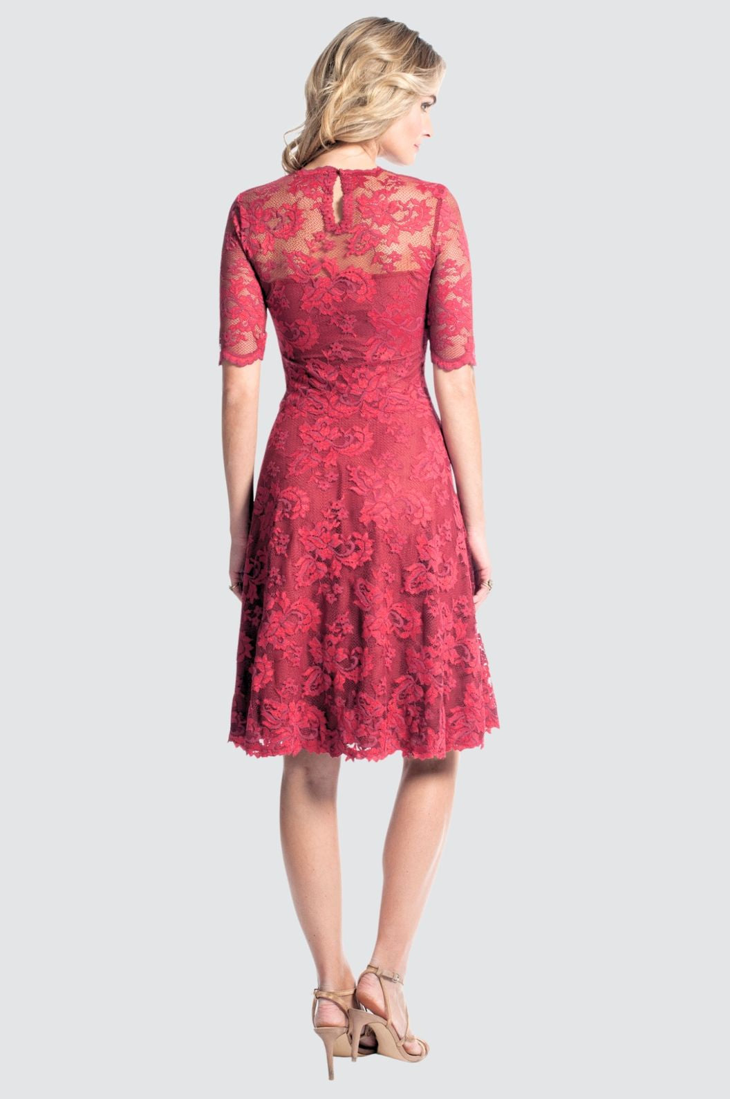 Kurzärmliges Spitzenkleid