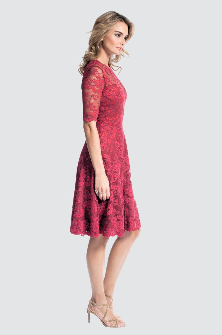Kurzärmliges Spitzenkleid
