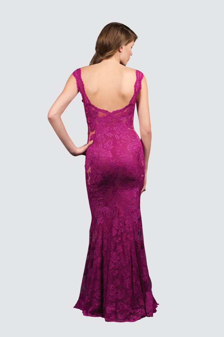 Robe en dentelle florale à manches transparentes