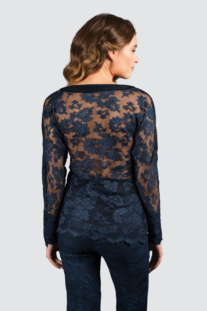 Kleid aus geblümter Spitze mit transparenten Ärmeln