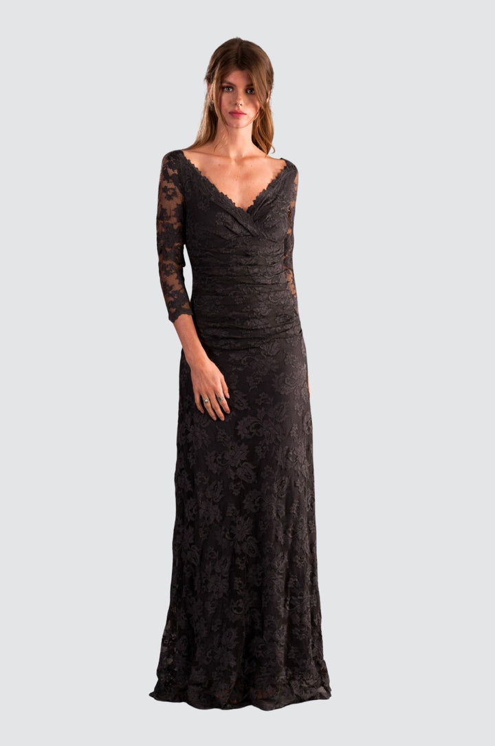 Spitzenkleid mit V-Ausschnitt
