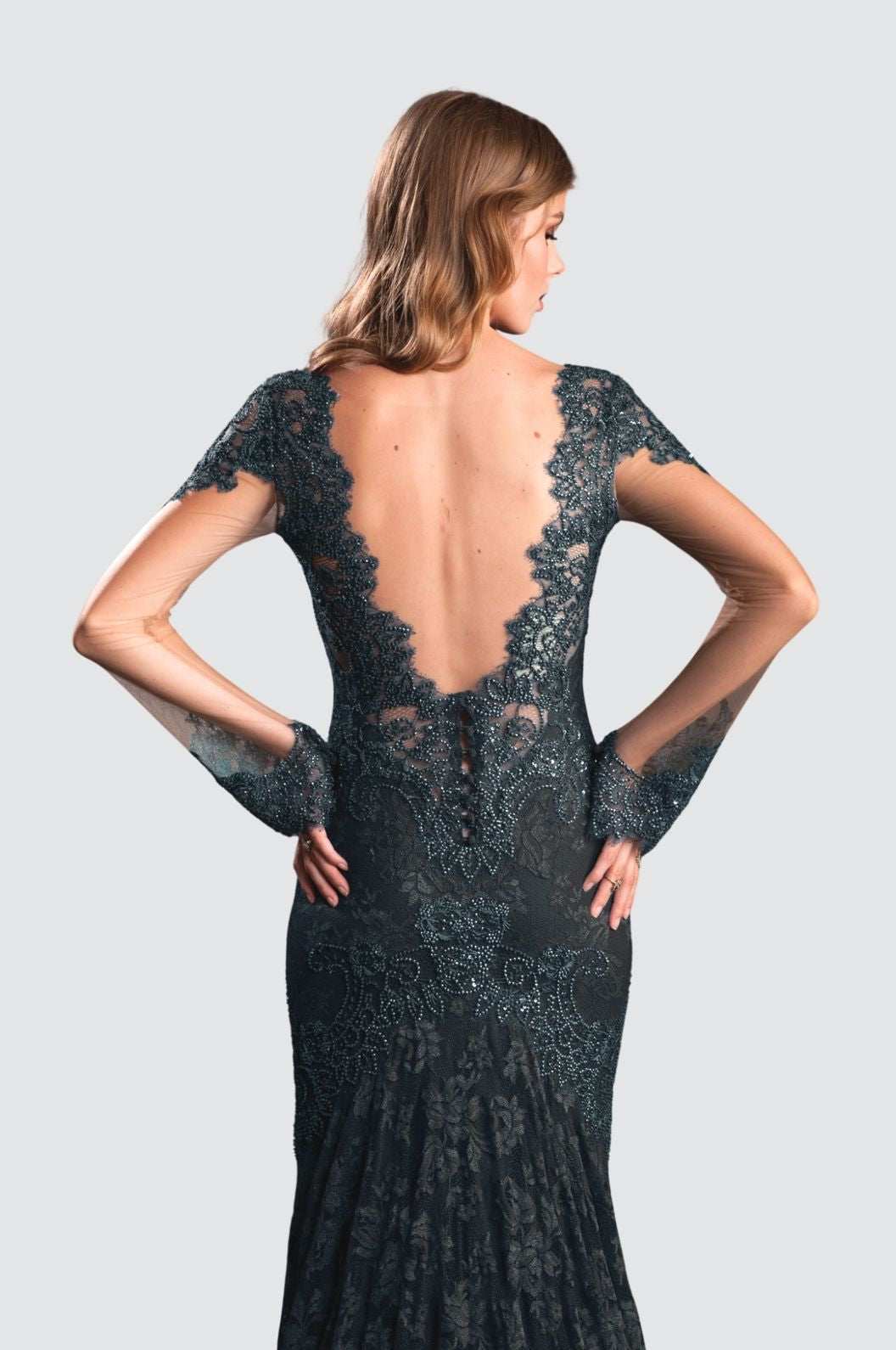 Elegantes schwarzes Spitzenkleid mit Pailletten