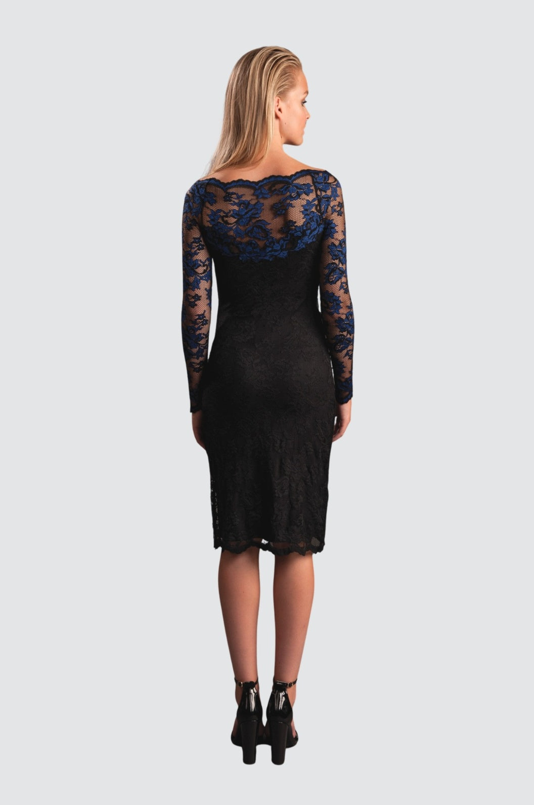 Schulterfreies Midikleid