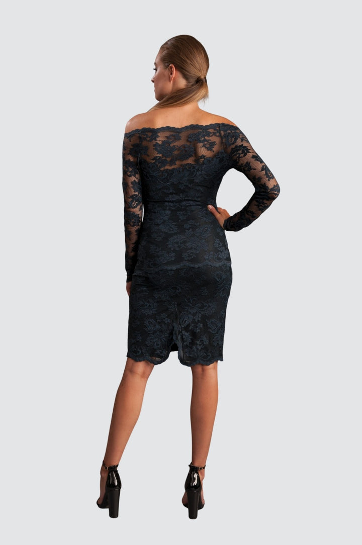 Eleganter schwarzer Spitzenrock mit Schlitz hinten