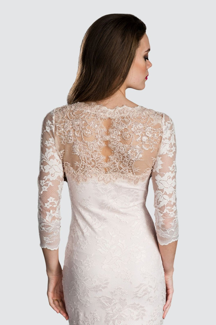 Robe de cocktail en dentelle