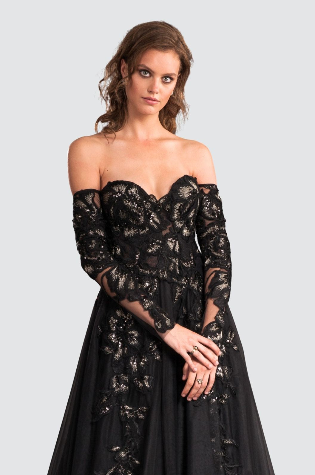 Robe mi-longue bouffante à col en V