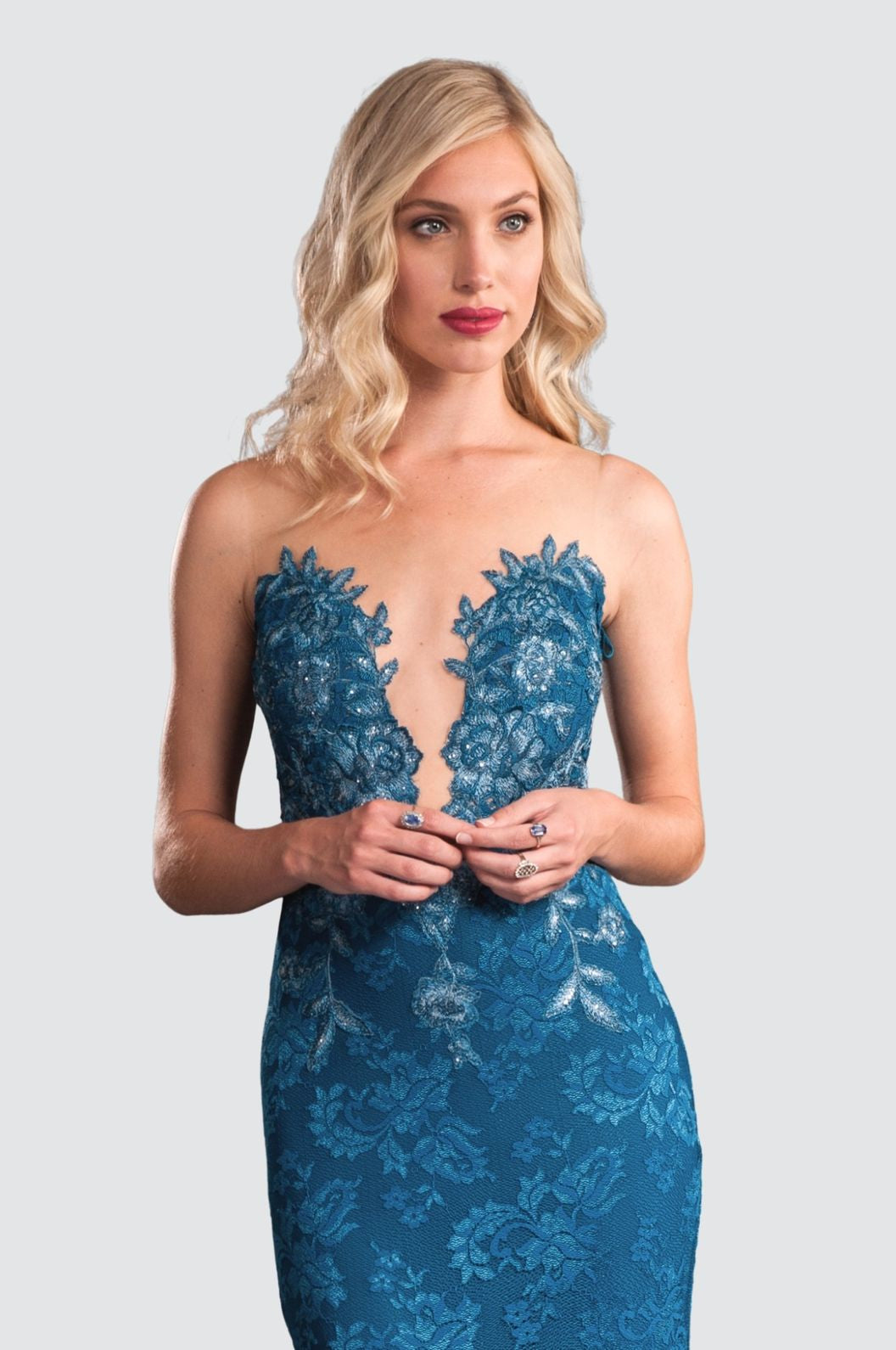 Robe mi-longue bouffante à col en V