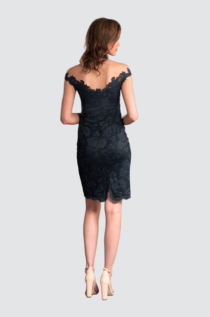 Elegantes Cocktailkleid aus Spitze mit Swarovski