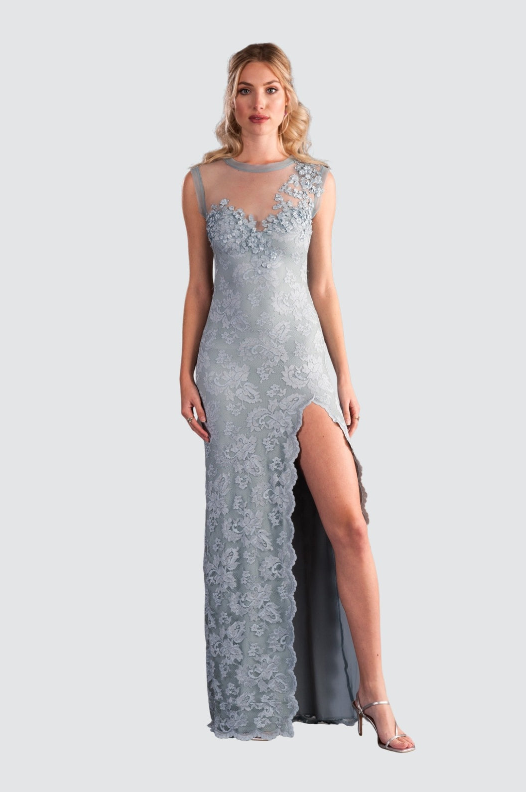 Robe grise à fente profonde