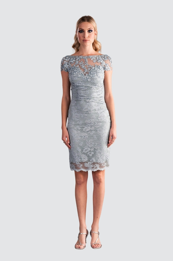 Robe de cocktail Sage avec dos ouvert