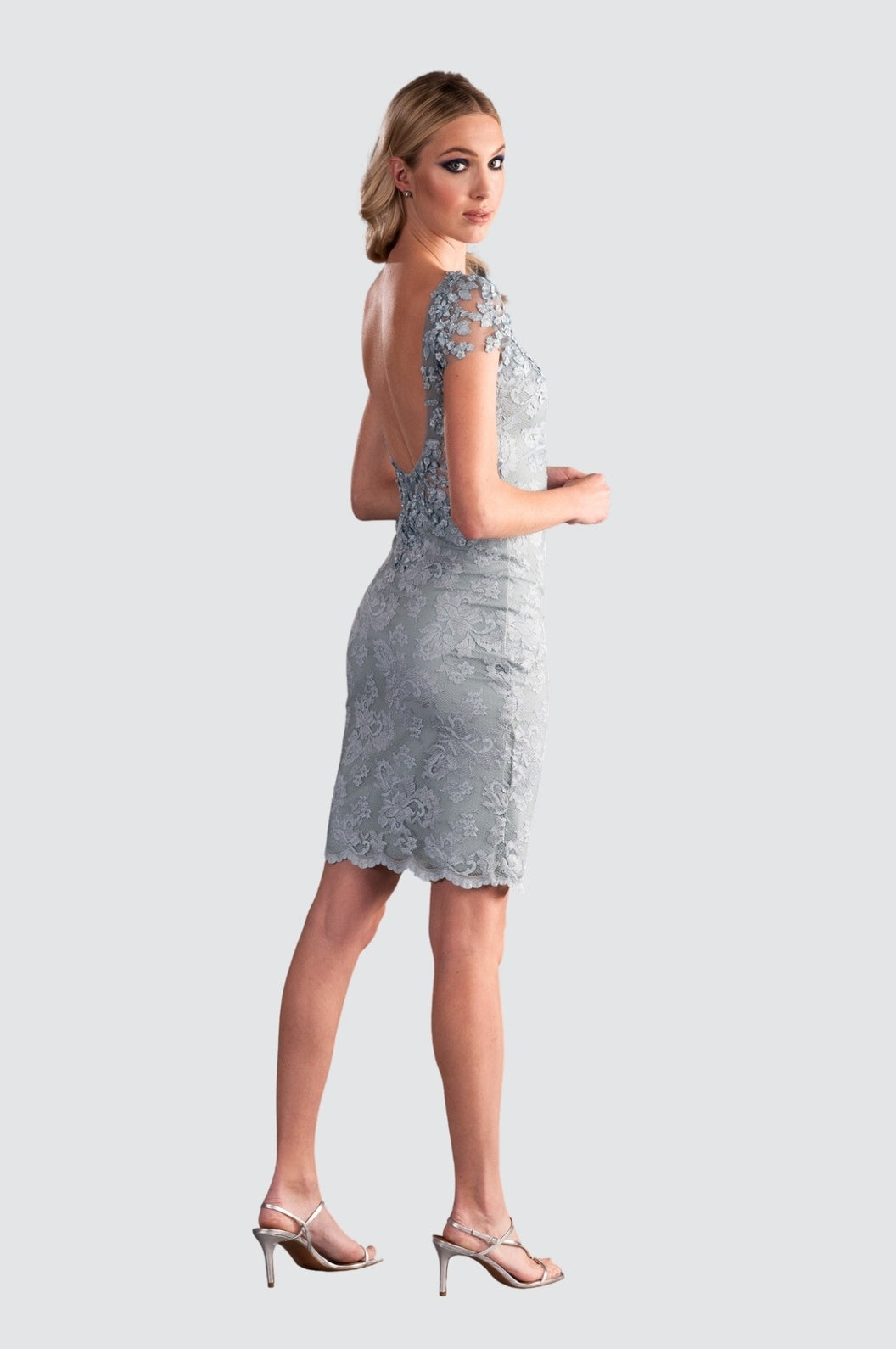 Robe de cocktail Sage avec dos ouvert