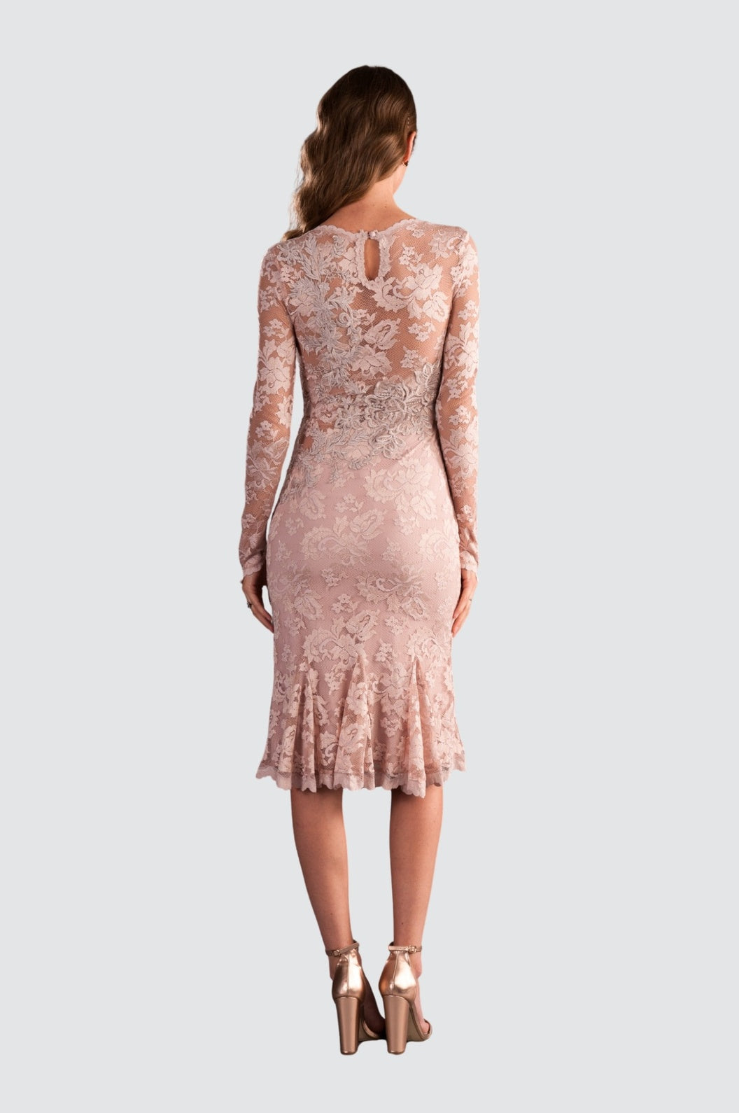 Robe de cocktail avec jupe à volants
