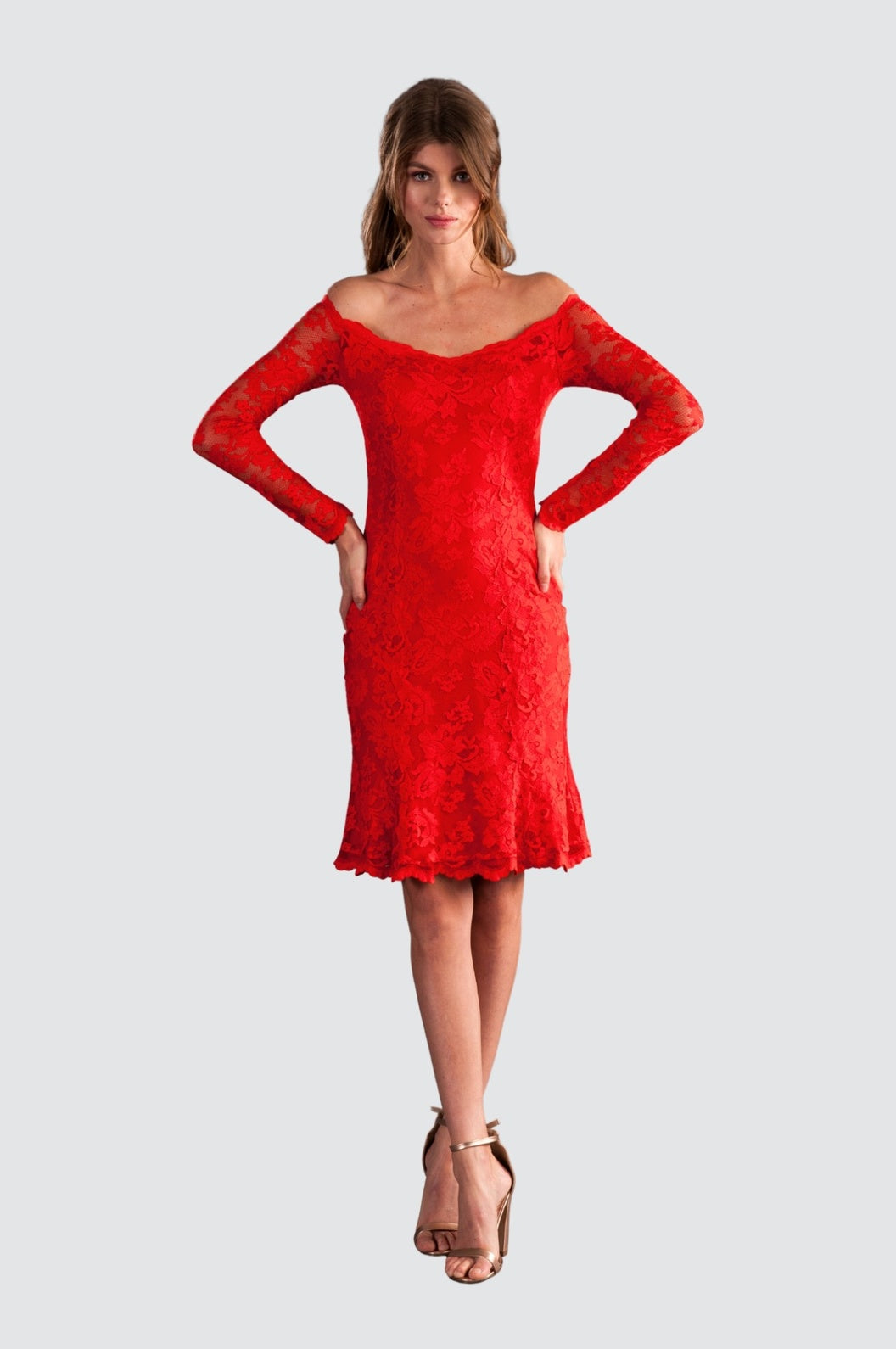 Robe en dentelle à épaules dénudées