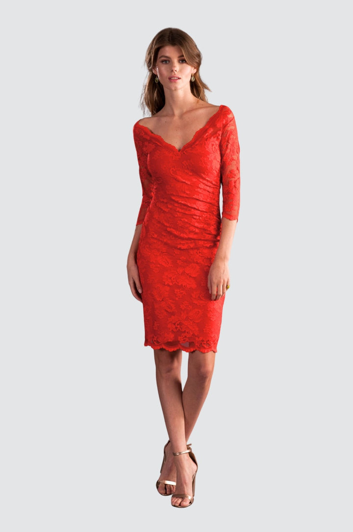 Robe de cocktail chic en dentelle rouge