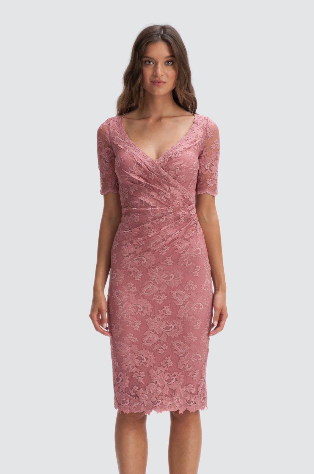 Robe de cocktail en dentelle rousse