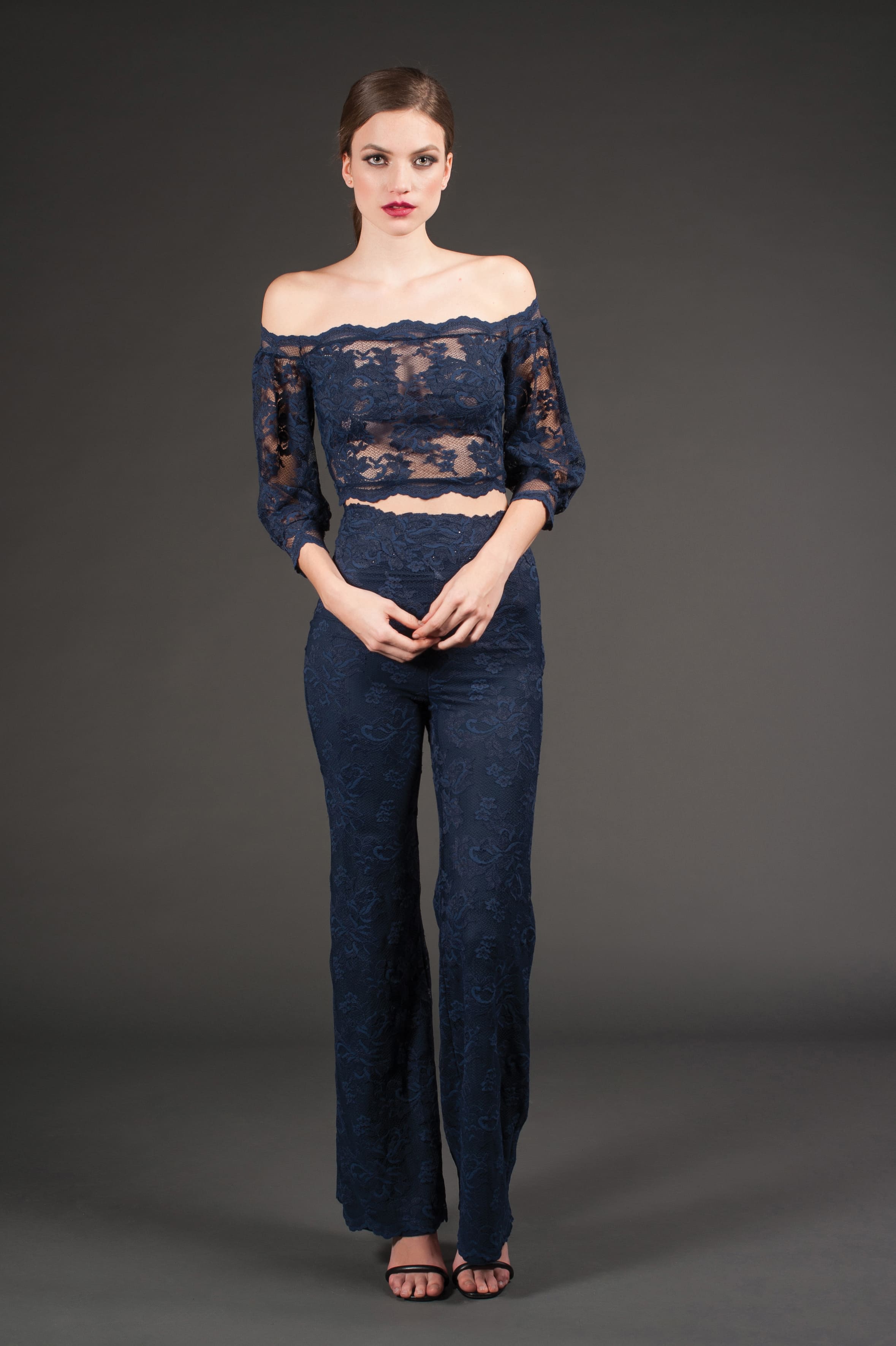 【TLLDAWN】GLOW BADDIE LACE CROP TOP navy 4e5861_2146c47818854ae6ab21c60