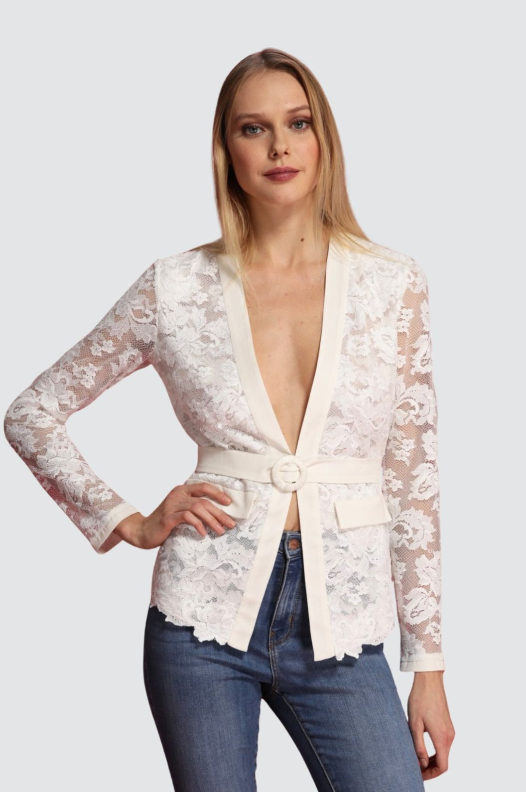 Cardigan en dentelle avec ceinture