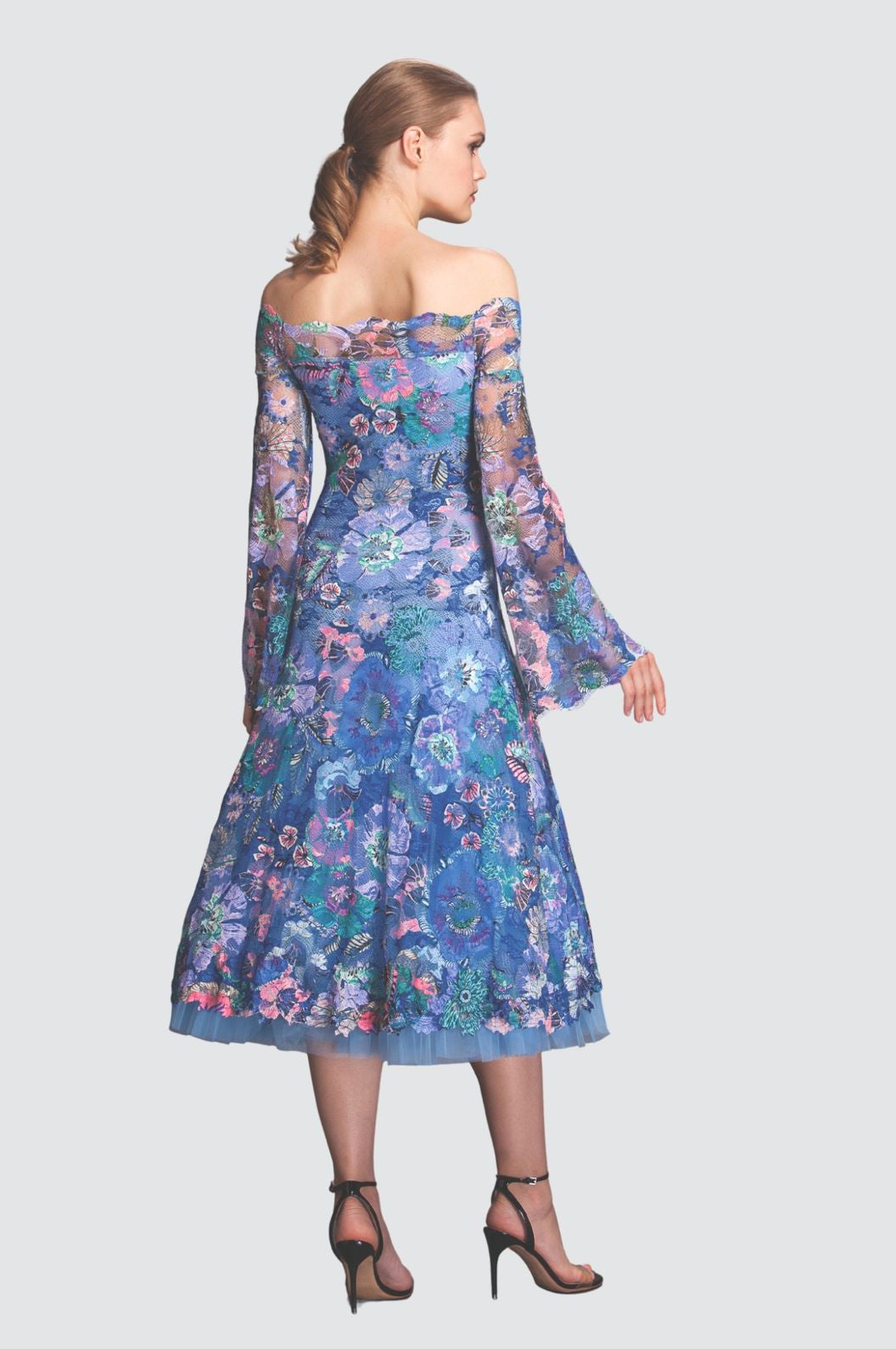 Robe imprimée avec jupe en tulle