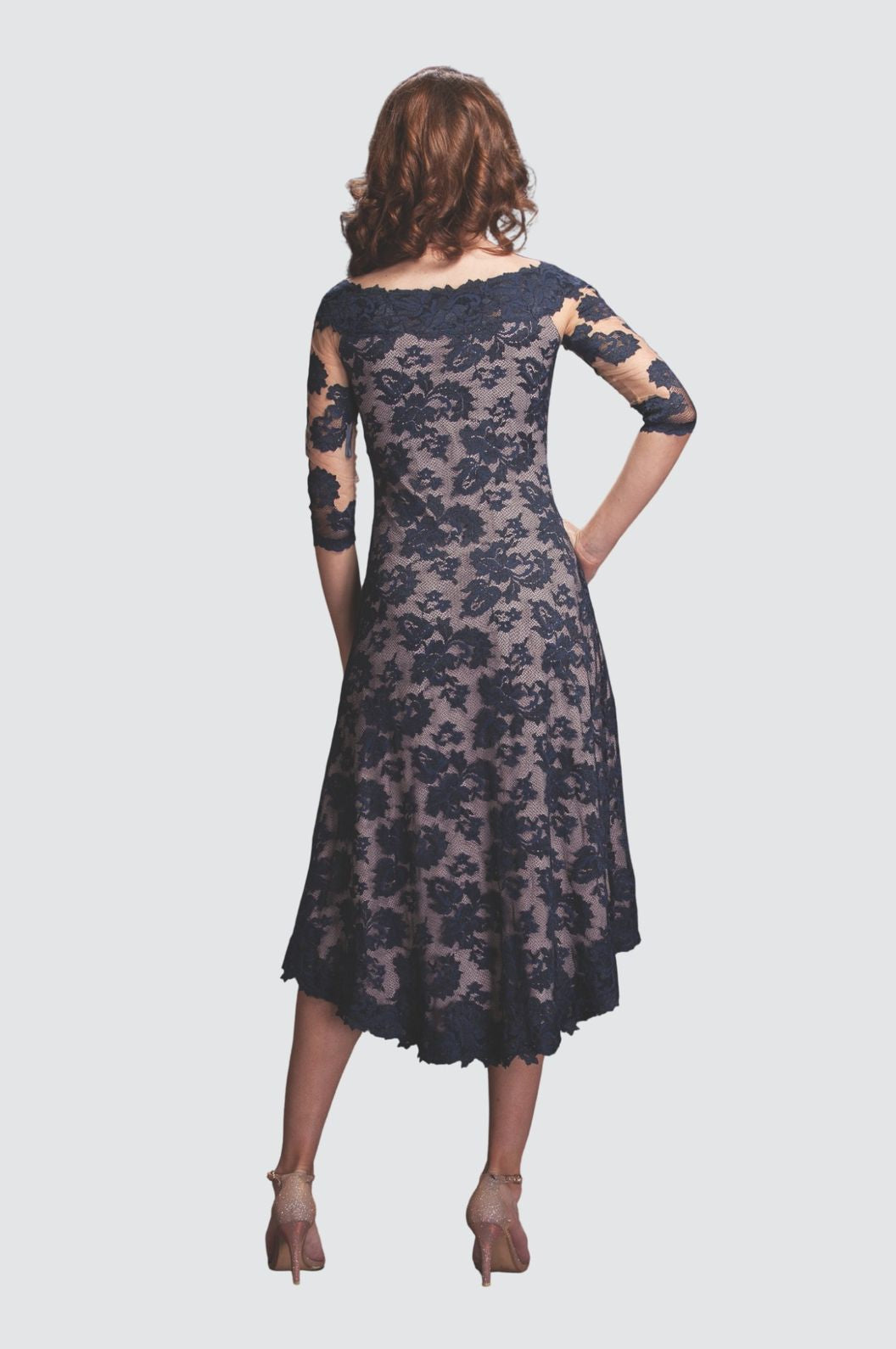 Robe midi avec bordure